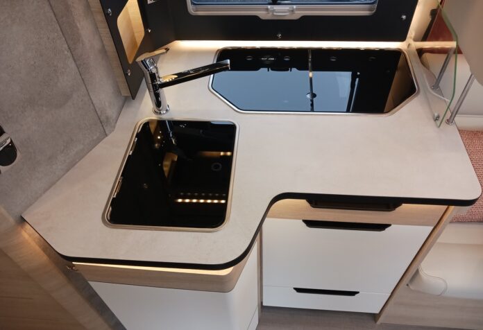 Socodim Loisirs 85 RAPIDO 896 F 99450 (11)