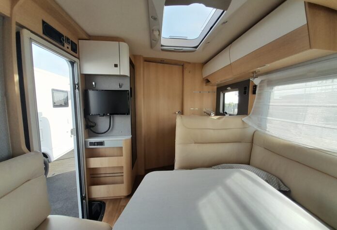 Hymer B MC I 680 Socodim Loisirs Rezé (10)