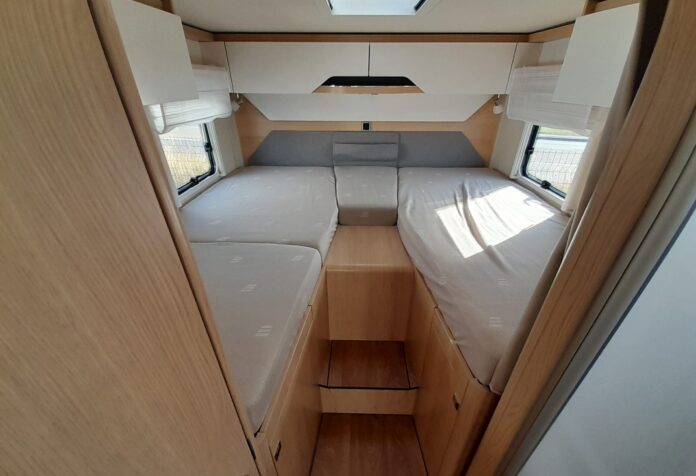 Hymer B MC I 680 Socodim Loisirs Rezé (13)