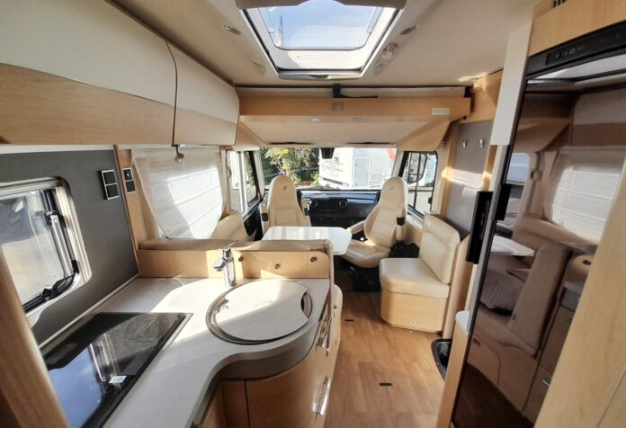 Hymer B MC I 680 Socodim Loisirs Rezé (18)