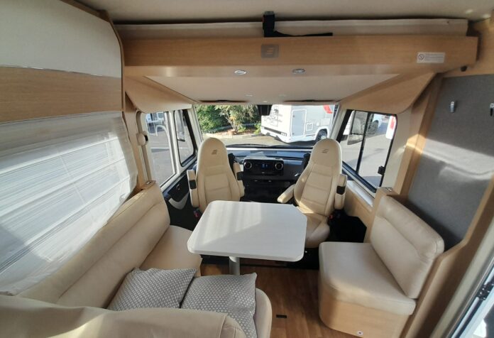 Hymer B MC I 680 Socodim Loisirs Rezé (9)