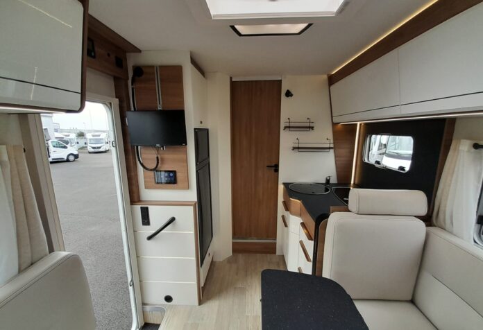 Pilote P 740 FC Essentiel Socodim Loisirs Rezé (9)